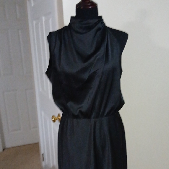 Chic Black Sleeveless Maxi Dress - Picture 9 of 11